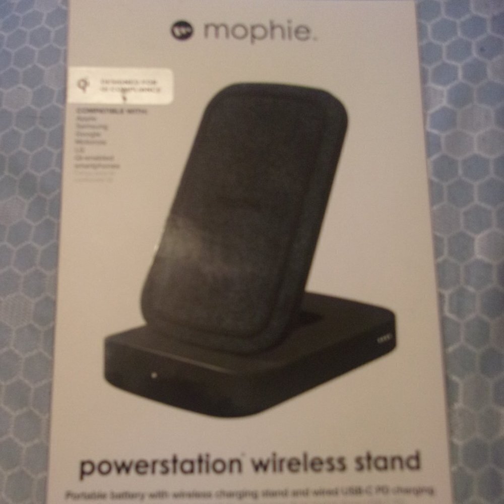 New in box Mophie Powerstation Wireless Stand